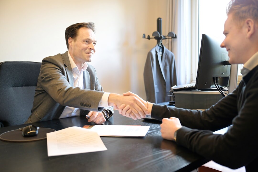 handshake between politicians